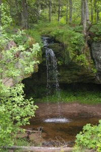 7 waterfalls in Michigan you can actually swim in