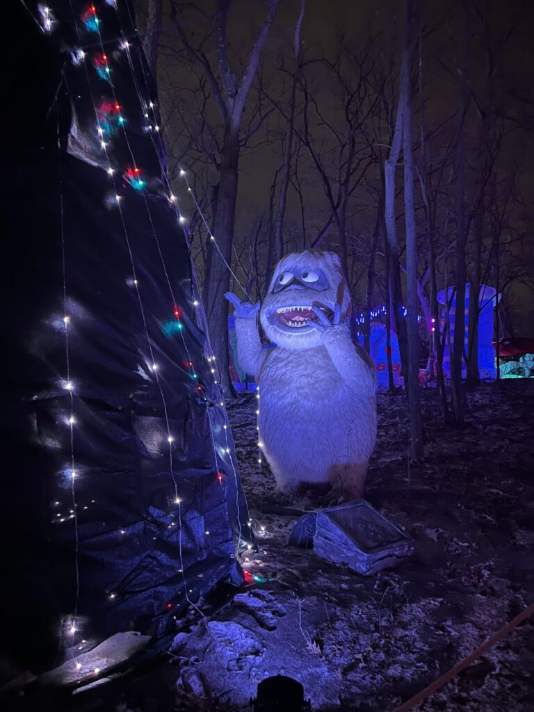 10 magical holiday light displays near Detroit